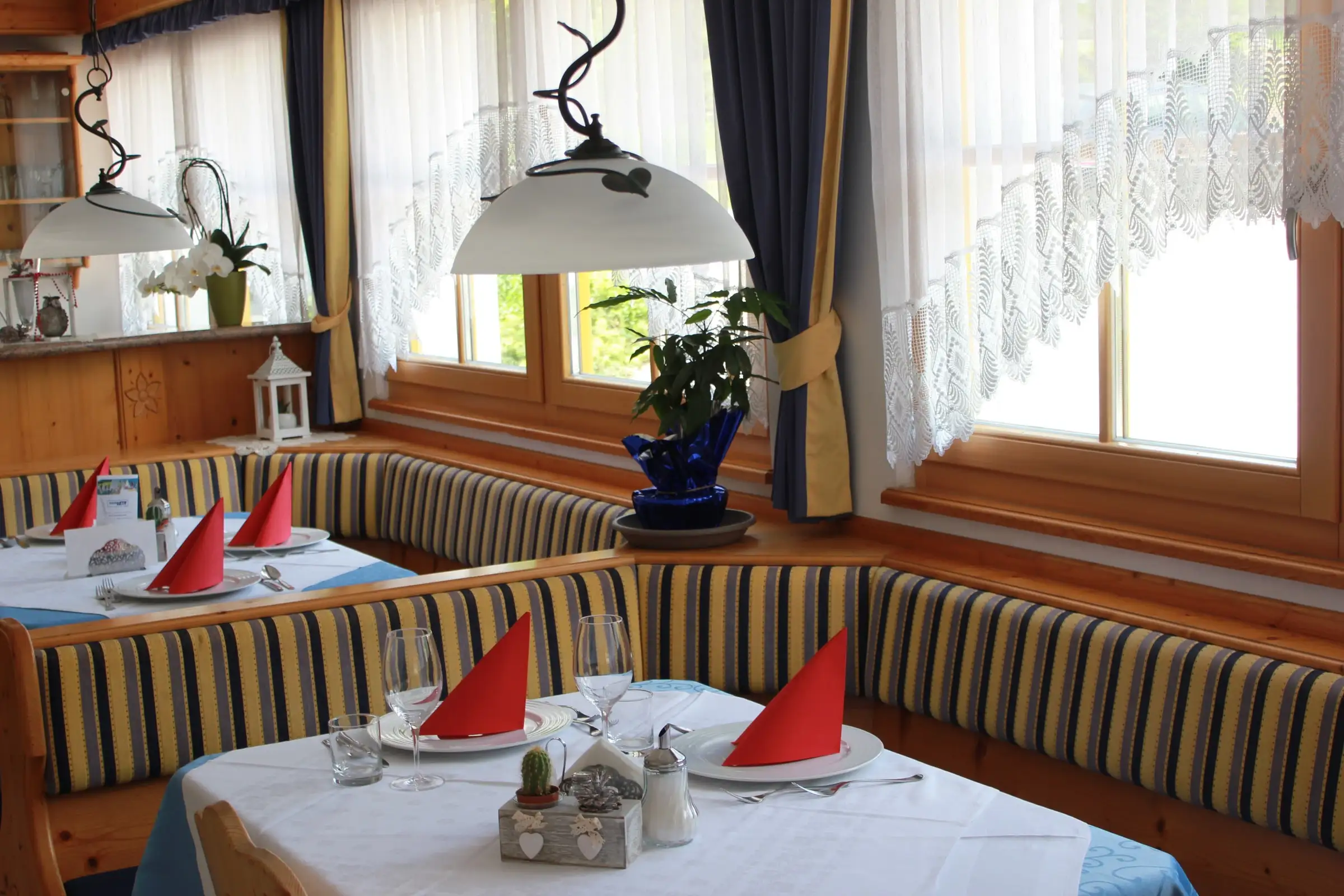 Gemütliche Essecke im Restaurant